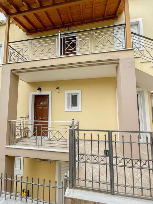 Afroditi'S Apartment Superb View Gythio Buitenkant foto